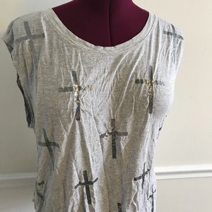 Shirt with shiny crosses
